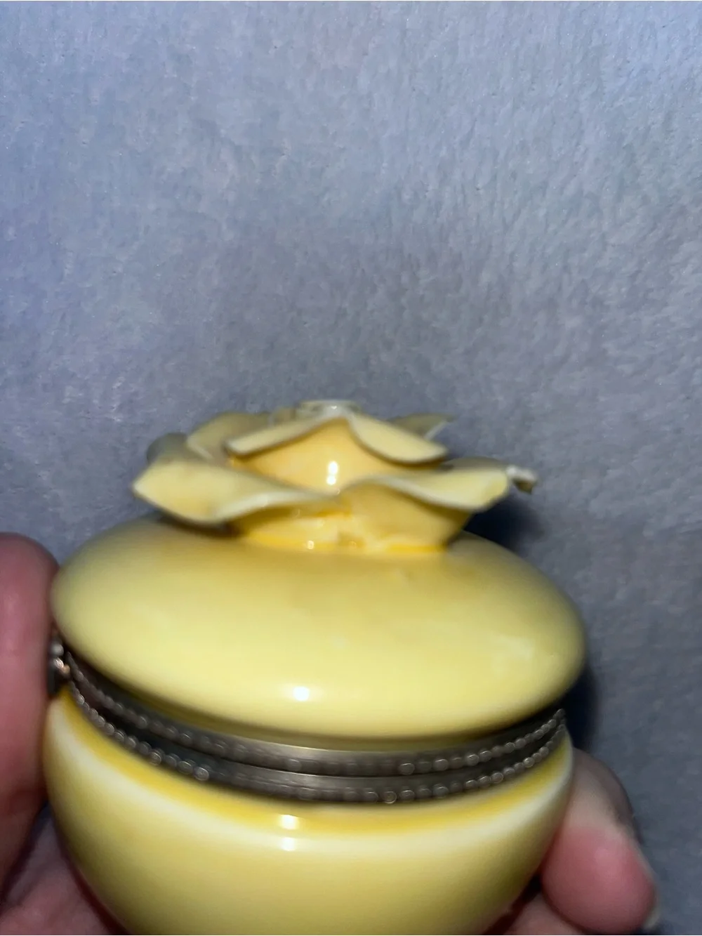Vintage Yellow Porcelain Rose Hinged Trinket Box Bow Clasp Ring Dish